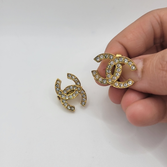 CHANEL Vintage Earings Clip On - Picture 7 of 7